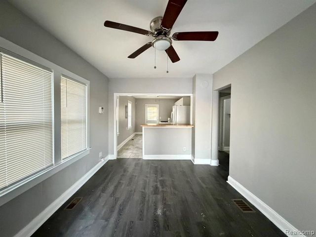 2396 Superior Street, Trenton, MI 48183