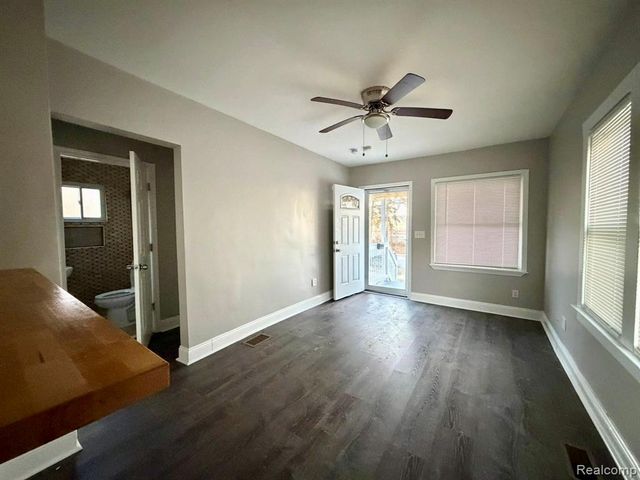 2396 Superior Street, Trenton, MI 48183