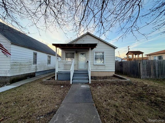 2396 Superior Street, Trenton, MI 48183