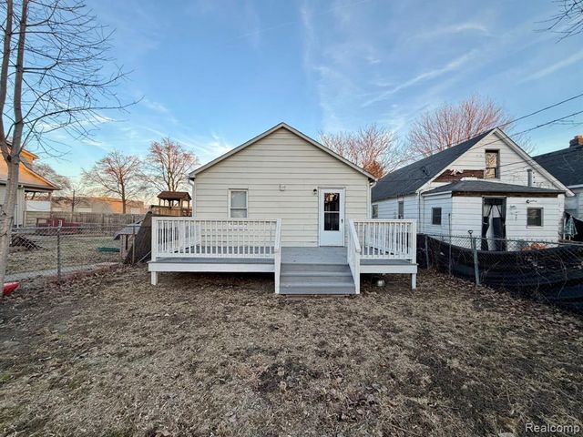 2396 Superior Street, Trenton, MI 48183