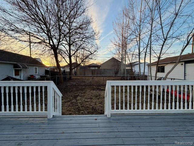2396 Superior Street, Trenton, MI 48183
