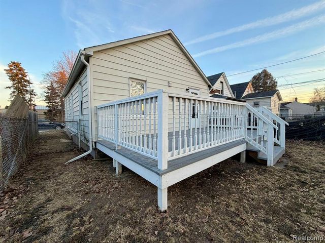 2396 Superior Street, Trenton, MI 48183