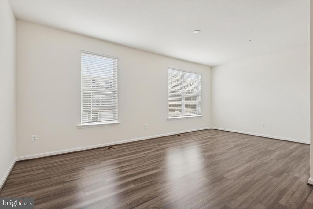 Image 14 of property listing at 7825 WOLF RUN LN, Severn, MD 21144