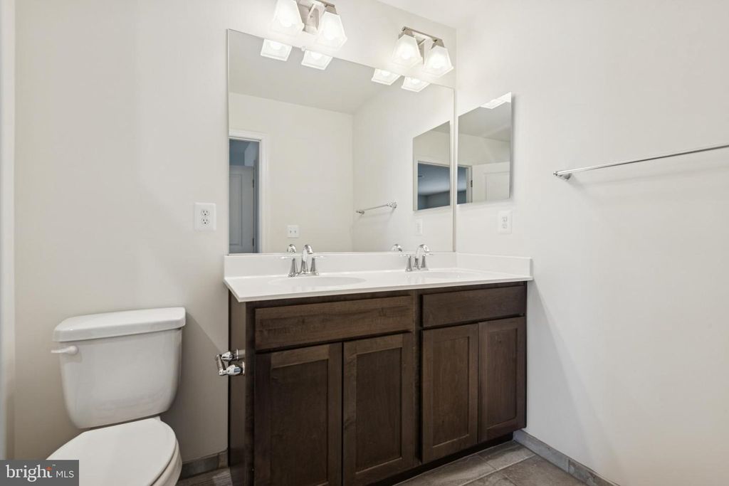 Image 17 of property listing at 7825 WOLF RUN LN, Severn, MD 21144
