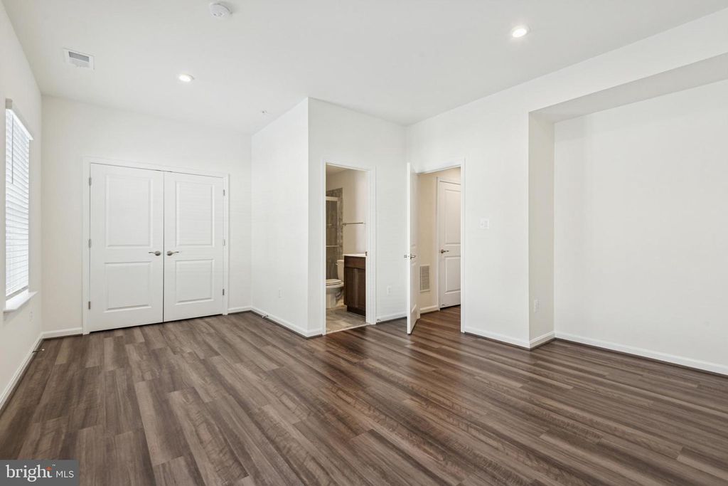 Image 29 of property listing at 7825 WOLF RUN LN, Severn, MD 21144