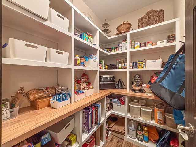 W275N358 Arrowhead TRAIL, Waukesha, WI 53188