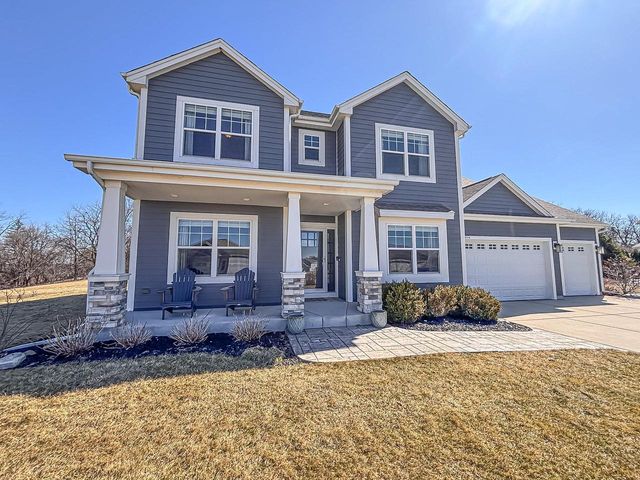 W275N358 Arrowhead TRAIL, Waukesha, WI 53188
