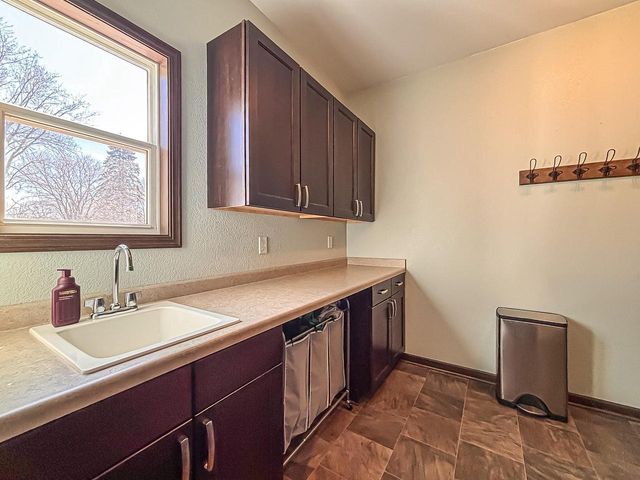 W275N358 Arrowhead TRAIL, Waukesha, WI 53188