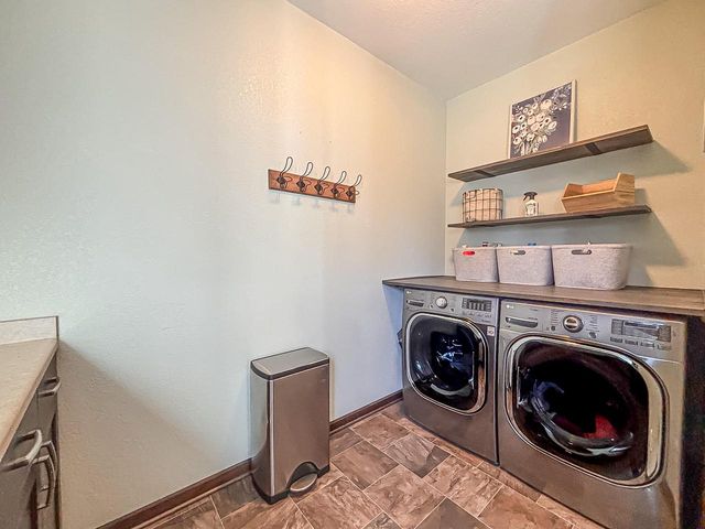 W275N358 Arrowhead TRAIL, Waukesha, WI 53188