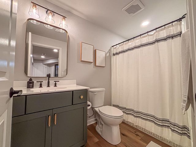 W275N358 Arrowhead TRAIL, Waukesha, WI 53188