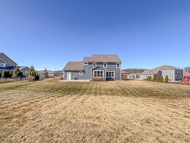 W275N358 Arrowhead TRAIL, Waukesha, WI 53188