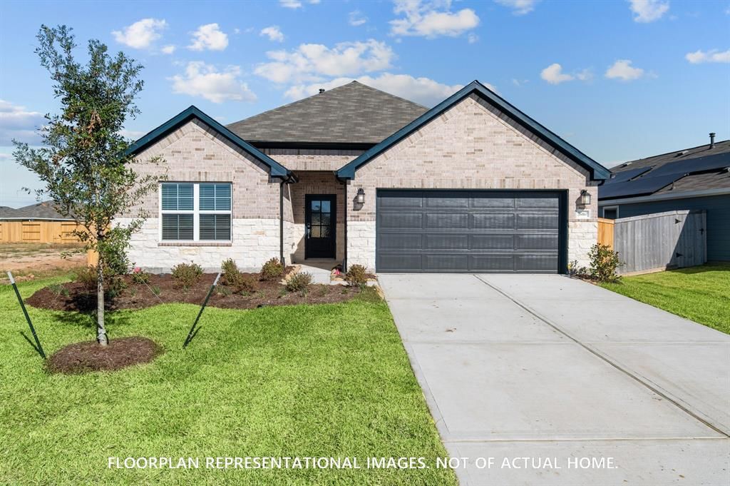 26132 Ethereal Road, La Marque, TX 77568