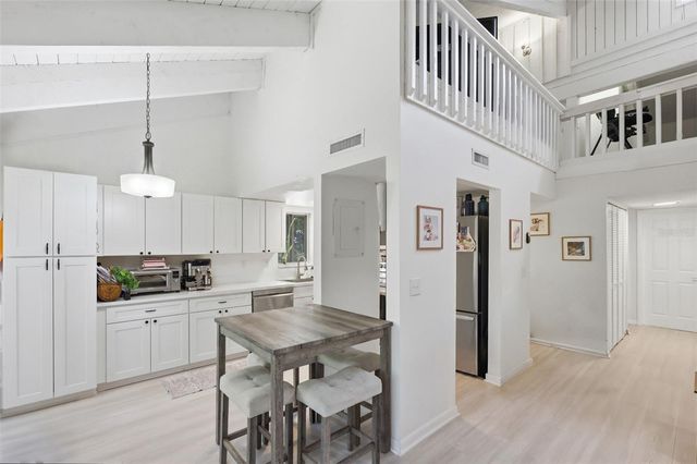 200 FAIRWAY DRIVE 200, Longwood, FL 32779