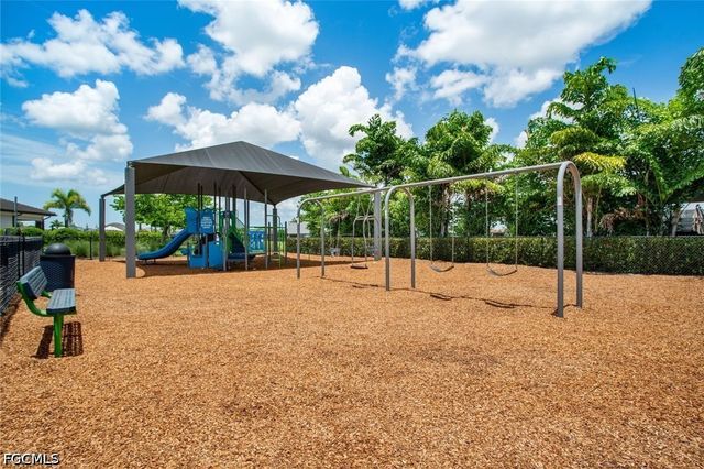9615 Bexley DR, Fort Myers, FL 33967