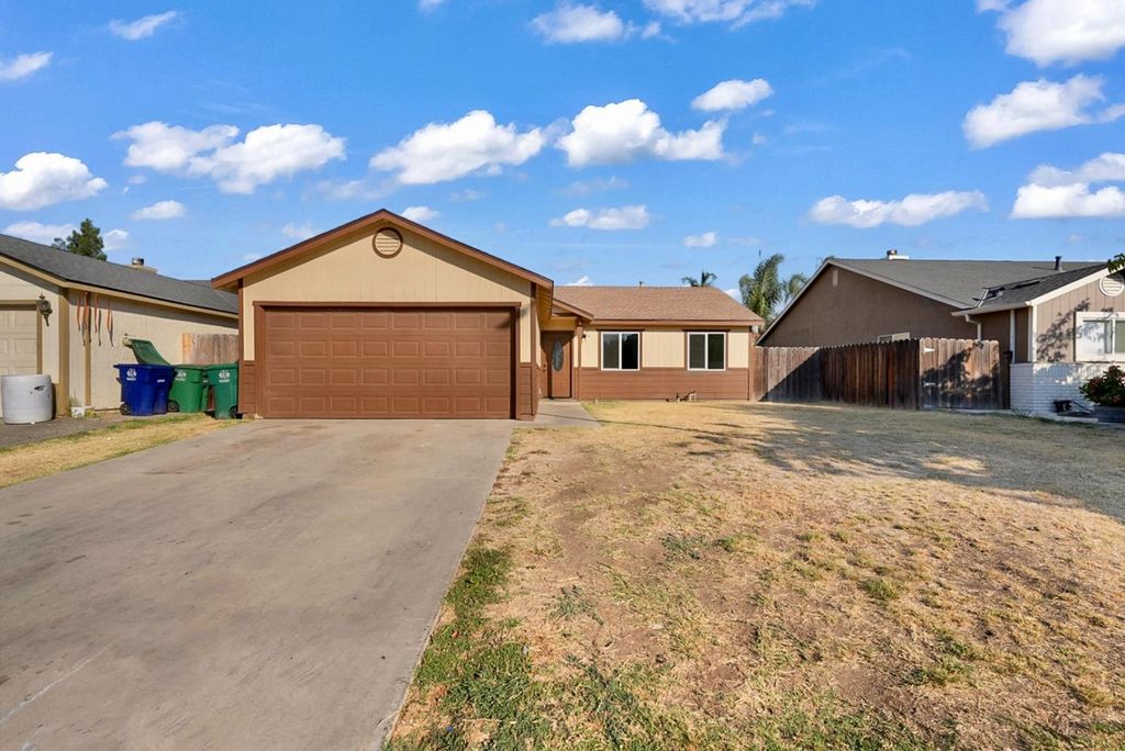 Image 1 of property listing at 2122 Harrison Court, Chowchilla, CA 93610