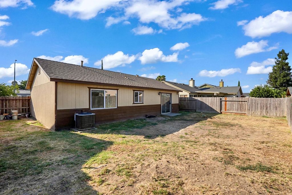 Image 13 of property listing at 2122 Harrison Court, Chowchilla, CA 93610