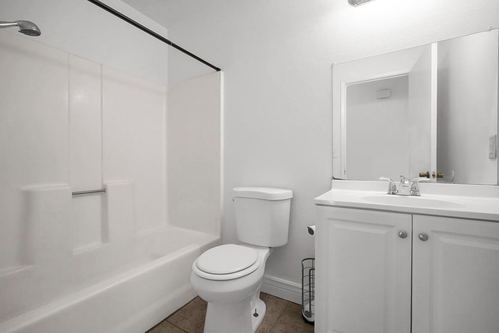Image 6 of property listing at 2122 Harrison Court, Chowchilla, CA 93610
