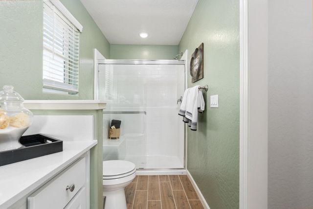 6556 E Cresthaven Drive, Fresno, CA 93727