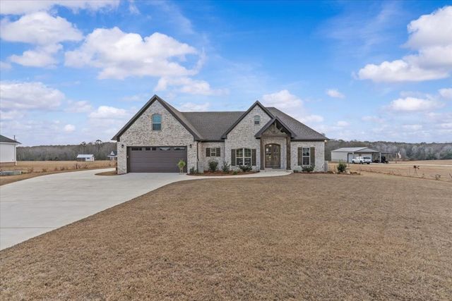 1506 County Road 20, Headland, AL 36345