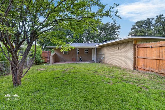 2214 Wakefield Avenue, Bossier City, LA 71111