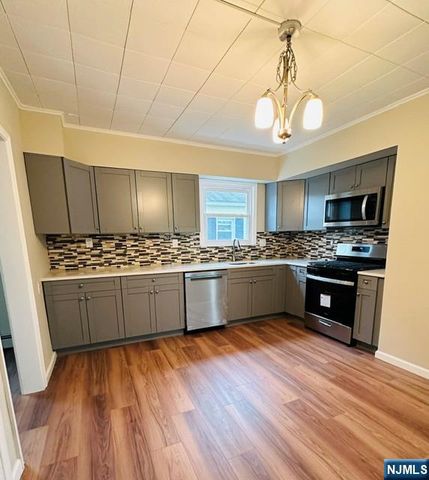 1 Woodside Avenue, Little Falls, NJ 07424