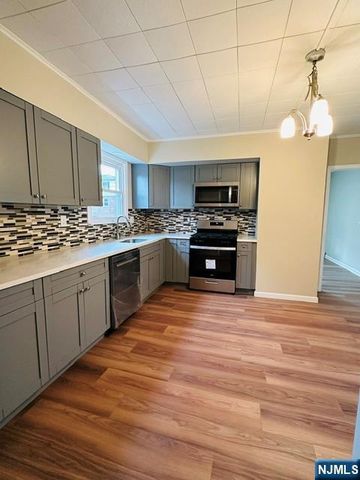 1 Woodside Avenue, Little Falls, NJ 07424