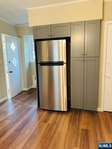 1 Woodside Avenue, Little Falls, NJ 07424