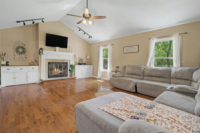 9917 Shore Drive, Soddy Daisy, TN 37379