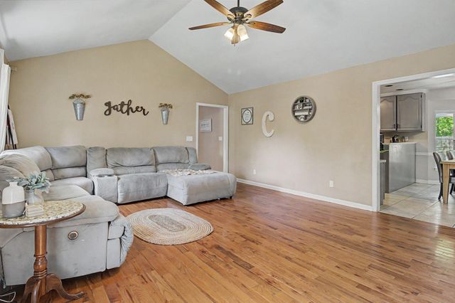 9917 Shore Drive, Soddy Daisy, TN 37379