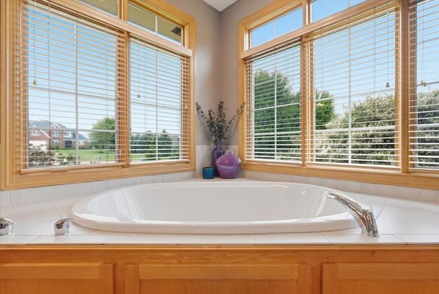 17933 BENT TREE RIDGE Ridge, Council Bluffs, IA 51503