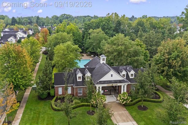 17103 Caitlin Circle, Commerce Charter Township, MI 48390