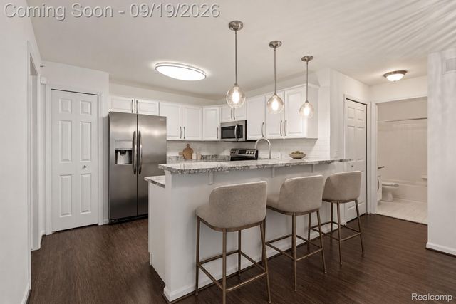 17103 Caitlin Circle, Commerce Charter Township, MI 48390