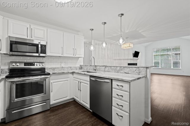 17103 Caitlin Circle, Commerce Charter Township, MI 48390