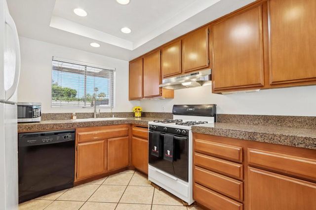 48938 Eisenhower Drive 98, Indio, CA 92201