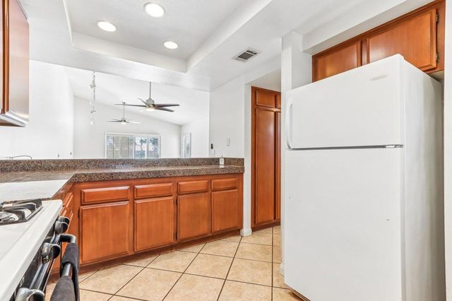 48938 Eisenhower Drive 98, Indio, CA 92201