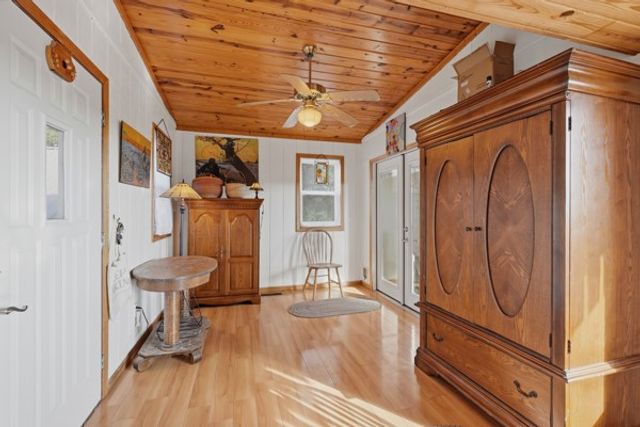 25 Table Rock Drive, Holiday Island, AR 72631