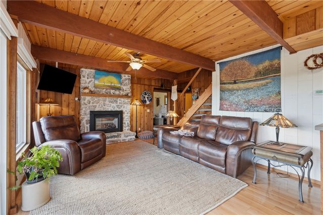 25 Table Rock Drive, Holiday Island, AR 72631