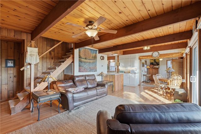 25 Table Rock Drive, Holiday Island, AR 72631