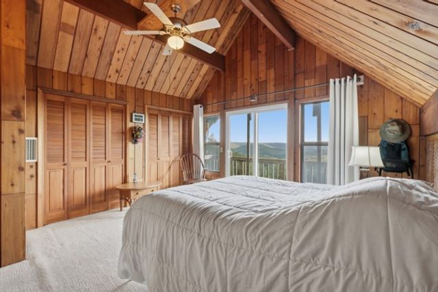 25 Table Rock Drive, Holiday Island, AR 72631