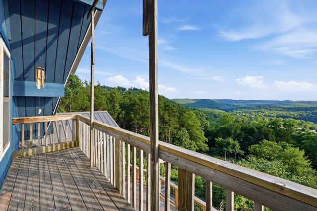25 Table Rock Drive, Holiday Island, AR 72631