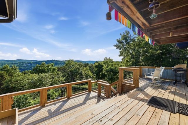 25 Table Rock Drive, Holiday Island, AR 72631
