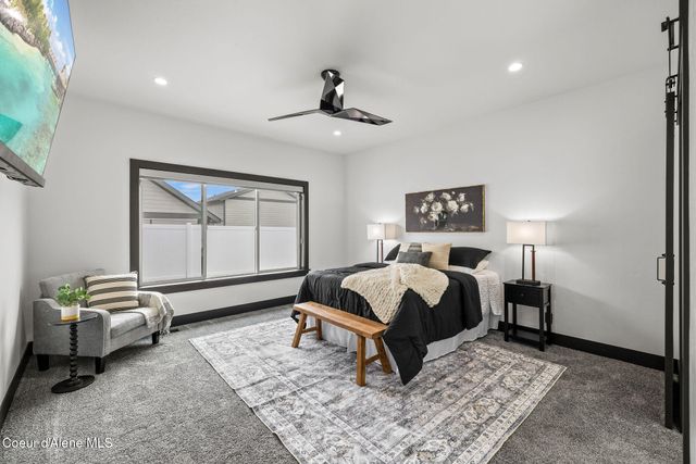 898 W WAYWARD CIR, Post Falls, ID 83854