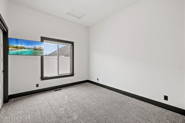 898 W WAYWARD CIR, Post Falls, ID 83854