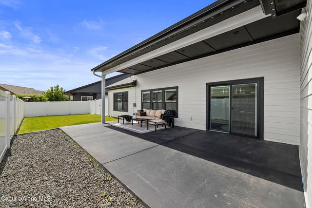 898 W WAYWARD CIR, Post Falls, ID 83854
