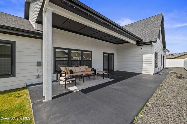 898 W WAYWARD CIR, Post Falls, ID 83854