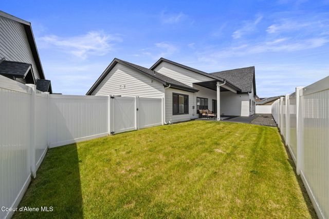 898 W WAYWARD CIR, Post Falls, ID 83854