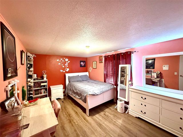 685 Fox LN, Lockhart, TX 78644