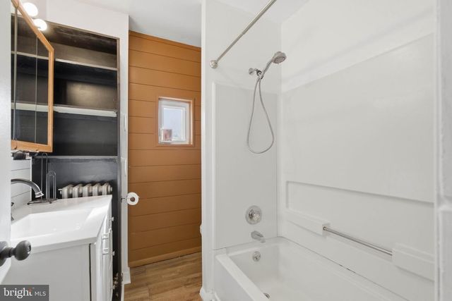 24 N 5TH ST, Columbia, PA 17512