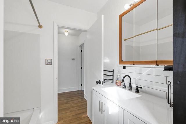 24 N 5TH ST, Columbia, PA 17512