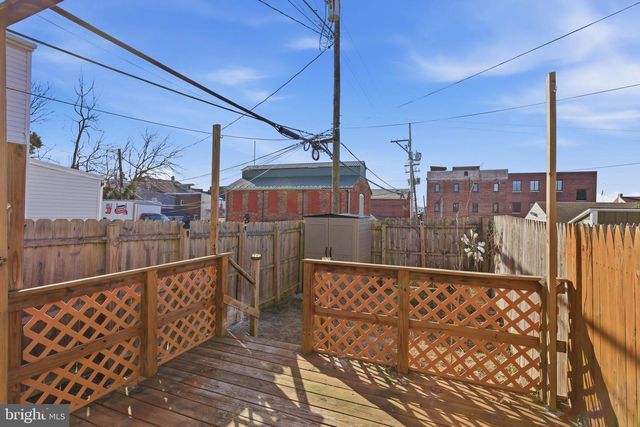 24 N 5TH ST, Columbia, PA 17512